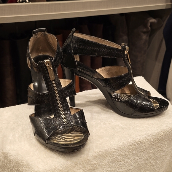 Michael Kors sandals - Picture 1 of 4